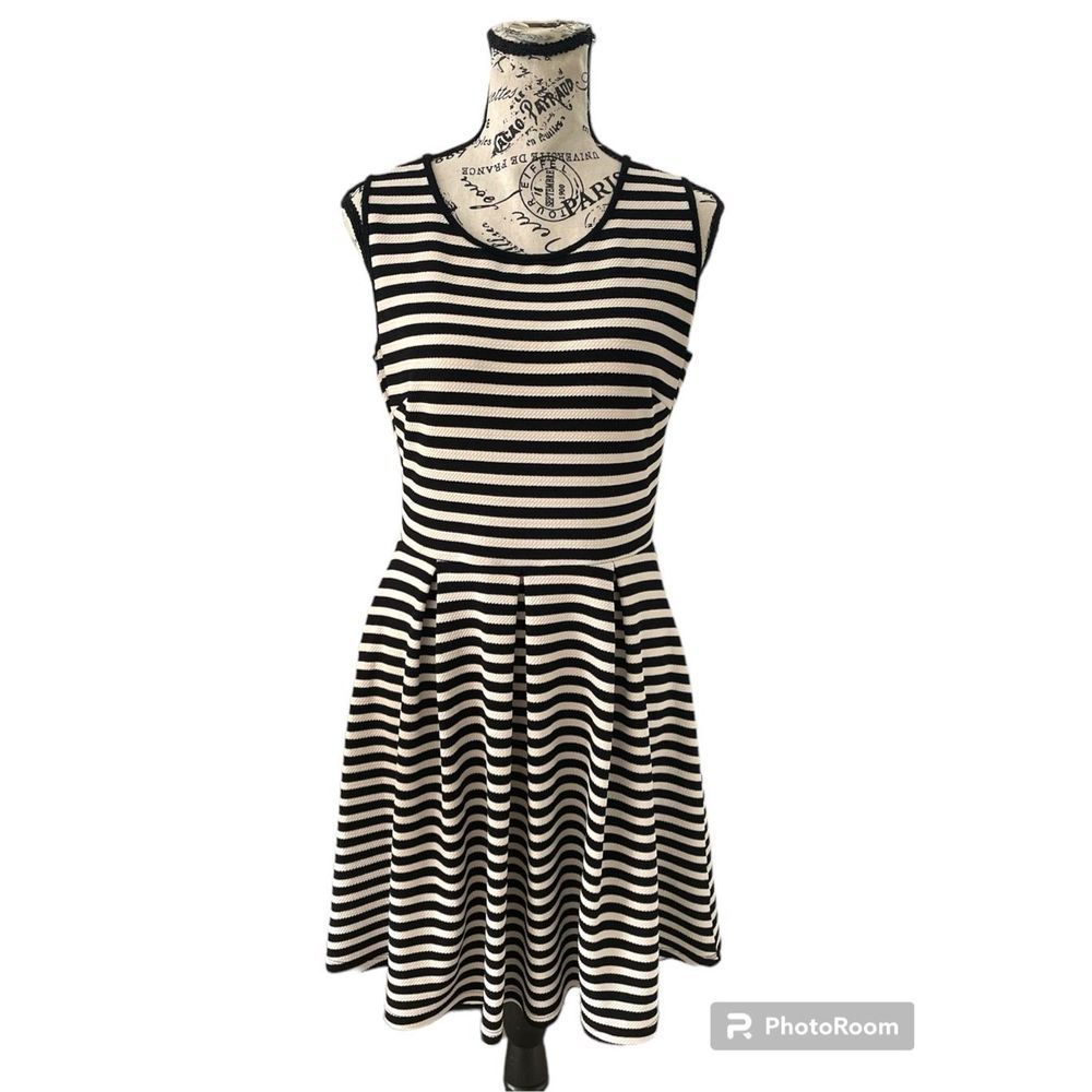 Le Lis Tessa black white striped dress black lace M